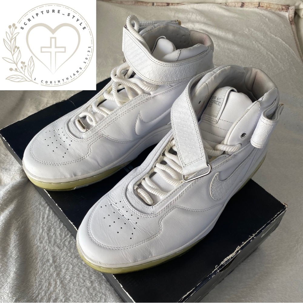 Nike White Leather High-Tops